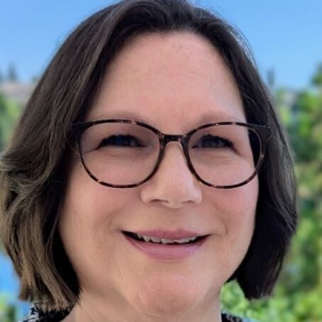 Teresa_Kolb_Headshot